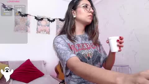 Susana hendrix    online show from 10/12/25, 03:33