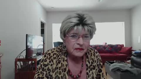 Snapshot of susanandlisa chatting on 01/08/25, 04:54 sexualsusan online show from 01/08/25, 04:54