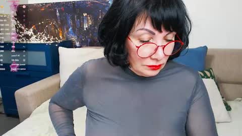 Susan online show from 02/19/25, 09:17