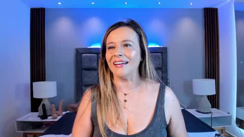 Snapshot of susann_ross chatting on 05/13/26, 10:34 Susan Everyday From 0530 to 1430 Col Time online show from 05/13/26, 10:34