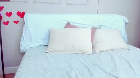 Amelia  online show from 02/21/25, 09:22