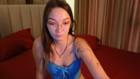 Snapshot of susannjohnson chatting on 05/18/26, 04:07 susannjohnson online show from 05/18/26, 04:07