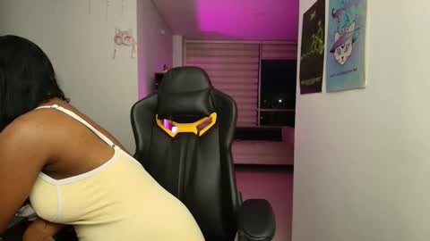 Snapshot of susanrhodes_ chatting on 09/20/25, 10:27 Susan Rhodes online show from 09/20/25, 10:27