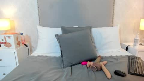 susanthomass online show from 02/12/26, 07:31