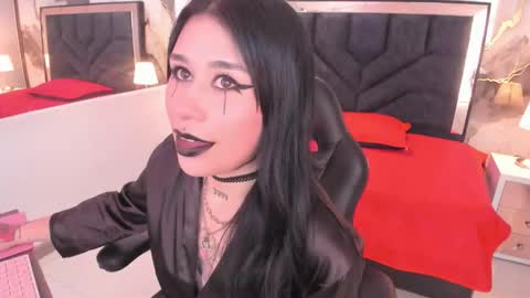 susanvilla online show from 02/18/26, 07:54