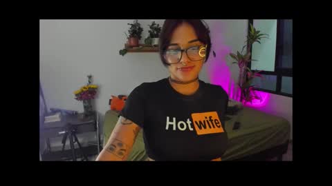 SusieGlass online show from 02/09/26, 01:53