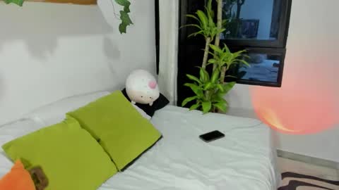 SusieGlass online show from 02/18/26, 05:25