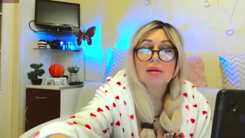 Snapshot of susienoreen chatting on 11/08/25, 11:54 SusieNoreen online show from 11/08/25, 11:54