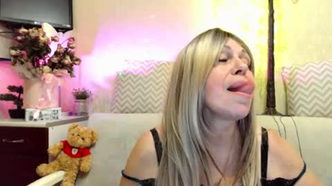 Snapshot of susiexnoreen chatting on 07/05/26, 04:52 SusiexNoreen online show from 07/05/26, 04:52