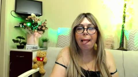 Snapshot of susiexnoreen chatting on 07/21/26, 01:41 SusiexNoreen online show from 07/21/26, 01:41