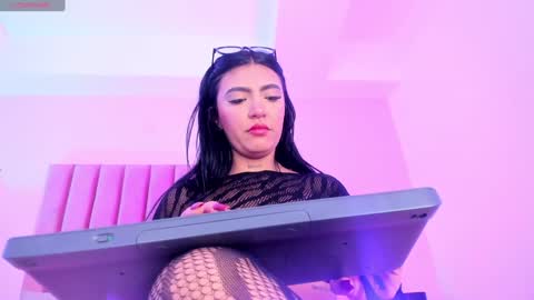 Sussan Nicole  online show from 01/31/25, 06:03