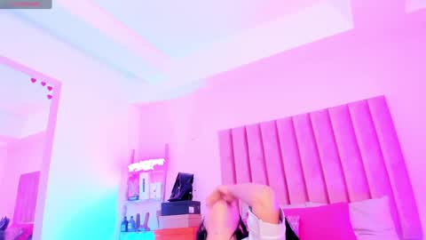 Sussan Nicole  online show from 02/06/25, 03:20