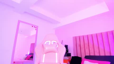 Sussan Nicole  online show from 11/08/25, 12:16