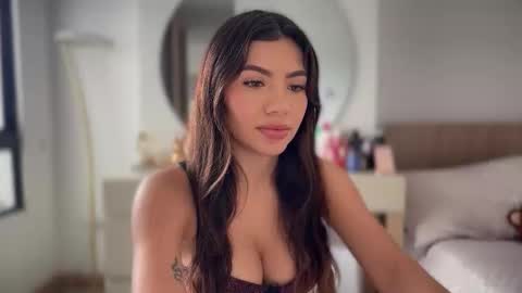 Snapshot of sussanf_ chatting on 09/17/25, 08:32  Susy  online show from 09/17/25, 08:32