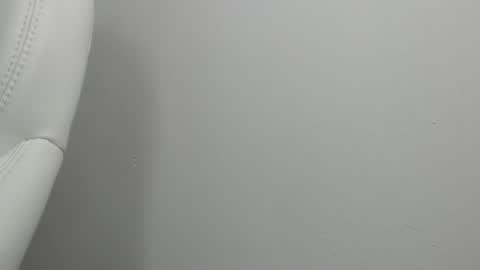 sussy leon online show from 01/31/25, 12:07