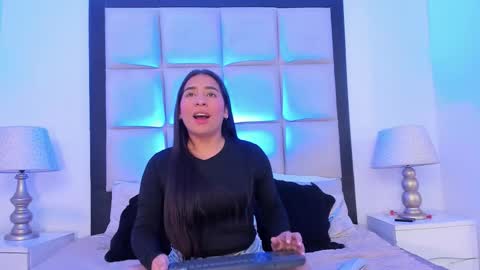 sussyfoxx_ online show from 02/11/26, 12:10
