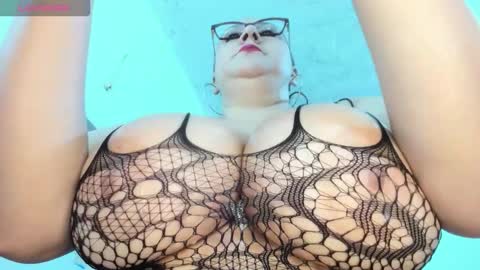 Snapshot of susy_bigboobss chatting on 01/17/26, 04:43 susy bigboobss online show from 01/17/26, 04:43