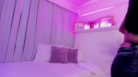 susyy online show from 11/03/25, 07:37