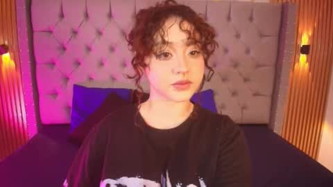 suxan_white online show from 04/05/26, 12:13