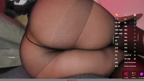 Snapshot of suzanana chatting on 07/22/26, 01:36 suzanana online show from 07/22/26, 01:36