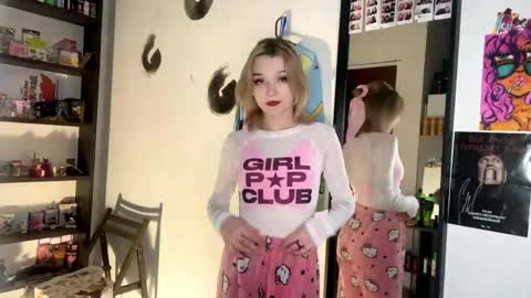 Suzanna online show from 04/20/26, 10:11