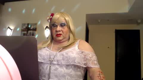 My name is Sissy or more fully Suzanna Aprilia Maria Mariquita Catarina Chinita Banci. Soy una puta - que chimba ladybug online show from 12/13/24, 09:20