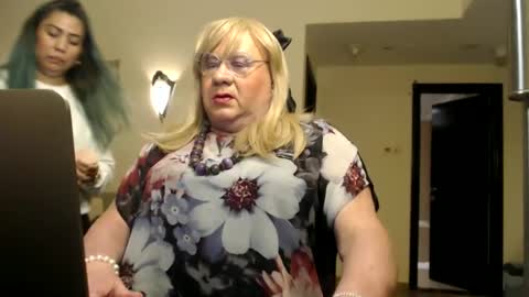 My name is Sissy or more fully Suzanna Aprilia Maria Mariquita Catarina Chinita Banci. Soy una puta - que chimba ladybug online show from 02/28/25, 06:52