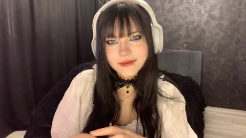 EmilySuonn online show from 04/07/26, 05:41