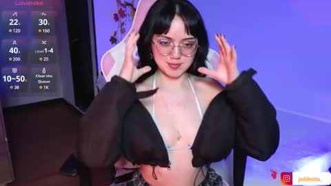 Snapshot of suzumi_ chatting on 01/05/25, 12:20 Jadde  online show from 01/05/25, 12:20