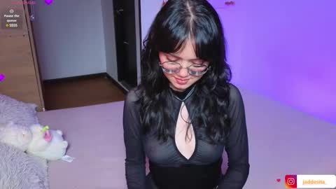 Snapshot of suzumi_ chatting on 01/30/25, 06:35 Jadde  online show from 01/30/25, 06:35