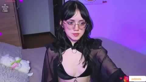 Snapshot of suzumi_ chatting on 02/01/25, 06:32 Jadde  online show from 02/01/25, 06:32