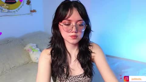 Snapshot of suzumi_ chatting on 02/15/25, 05:51 Jadde  online show from 02/15/25, 05:51