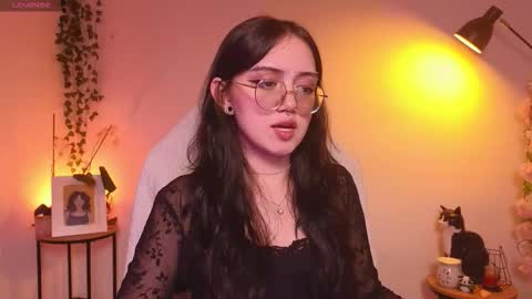 Snapshot of suzumi_ chatting on 10/22/25, 04:57 Jadde  online show from 10/22/25, 04:57