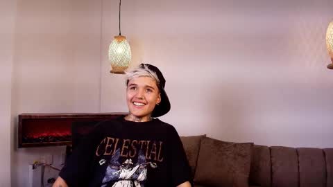 suzuwolf_dim online show from 11/12/25, 05:19