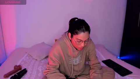 suzzann_rugg online show from 03/06/26, 11:23