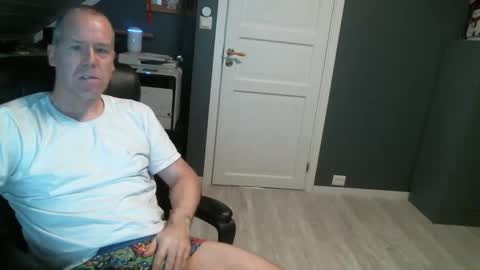 Tom online show from 12/14/25, 02:11