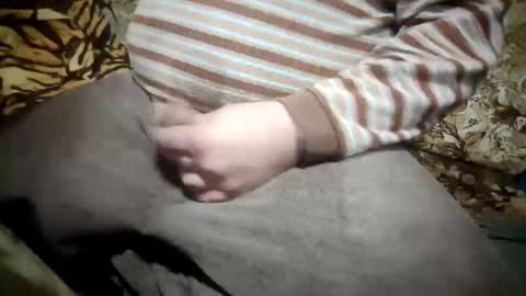 Snapshot of svetlio85 chatting on 02/23/25, 05:39 Svetlio online show from 02/23/25, 05:39