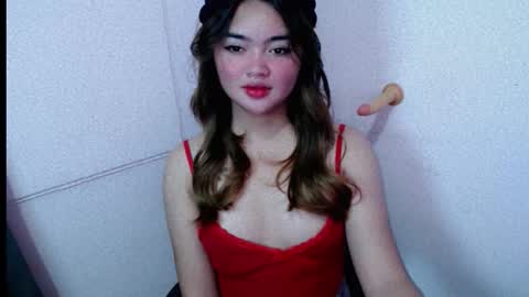 Snapshot of swallow_cummersx chatting on 09/26/25, 07:18 Jasmine online show from 09/26/25, 07:18