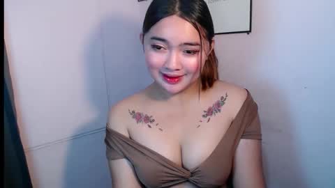 Snapshot of swallow_cummersx chatting on 10/12/25, 01:04 Jasmine online show from 10/12/25, 01:04