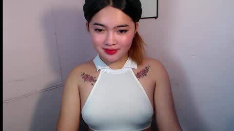 Snapshot of swallow_cummersx chatting on 10/21/25, 02:34 Jasmine online show from 10/21/25, 02:34