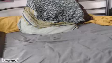 Snapshot of swanou87 chatting on 10/21/25, 01:01 swanou87 online show from 10/21/25, 01:01