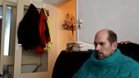 sweaterboy666 online show from 10/28/25, 11:25