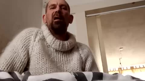 Snapshot of sweaterboy666 chatting on 03/17/26, 09:45 sweaterboy666 online show from 03/17/26, 09:45