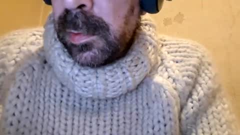 Snapshot of sweaterboy666 chatting on 08/07/26, 01:51 sweaterboy666 online show from 08/07/26, 01:51