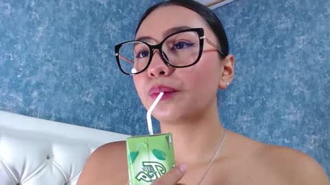 Snapshot of sweeet_amy chatting on 12/17/24, 11:59 Amy IG sweeet amy0 online show from 12/17/24, 11:59