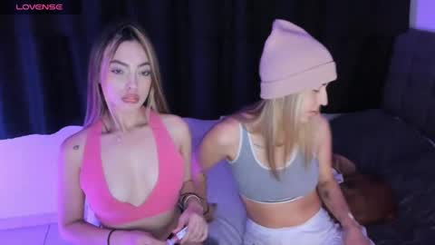 Mariana online show from 04/26/26, 04:10