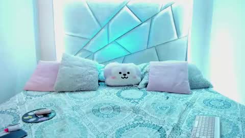 Nikki model independent online show from 01/06/26, 09:50