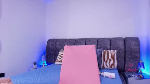 Debora  online show from 11/22/25, 12:04