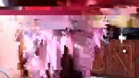 Snapshot of sweelava chatting on 10/16/25, 12:17 sweelava online show from 10/16/25, 12:17