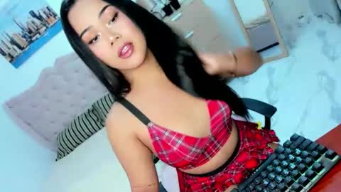 sweet18_jasmine online show from 11/12/25, 12:49